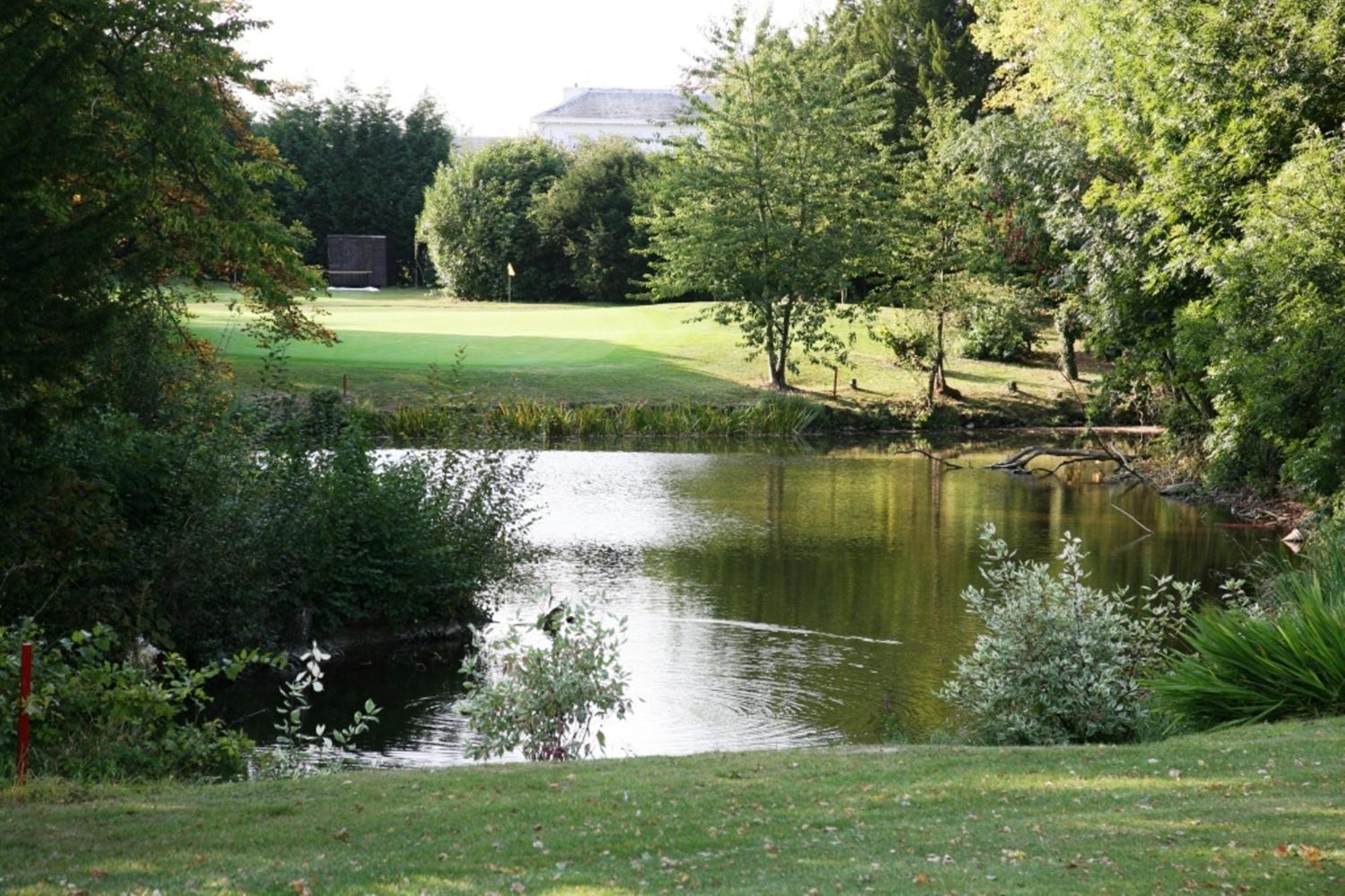 Manor Of Groves Hotel, Golf & Health Club Собриджуърт Екстериор снимка