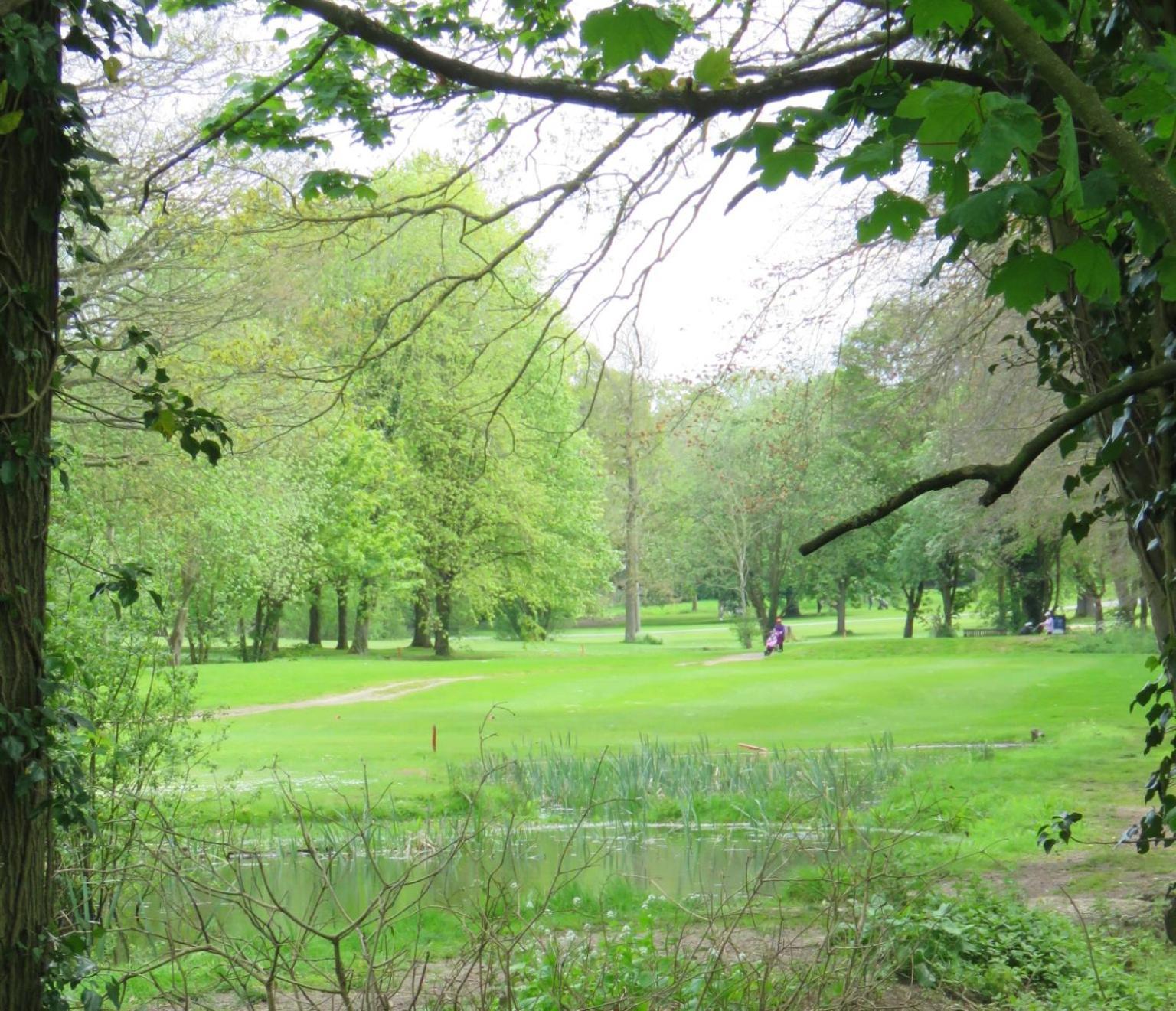 Manor Of Groves Hotel, Golf & Health Club Собриджуърт Екстериор снимка