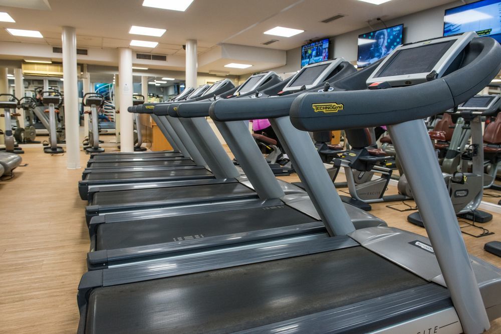 Manor Of Groves Hotel, Golf & Health Club Собриджуърт Екстериор снимка