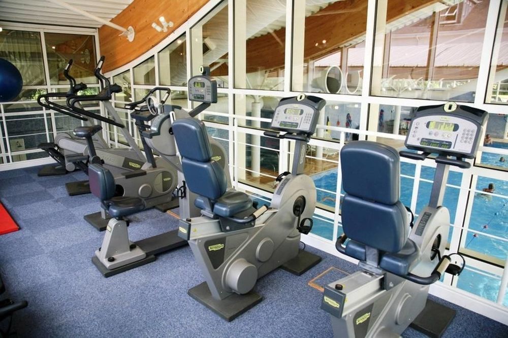 Manor Of Groves Hotel, Golf & Health Club Собриджуърт Екстериор снимка